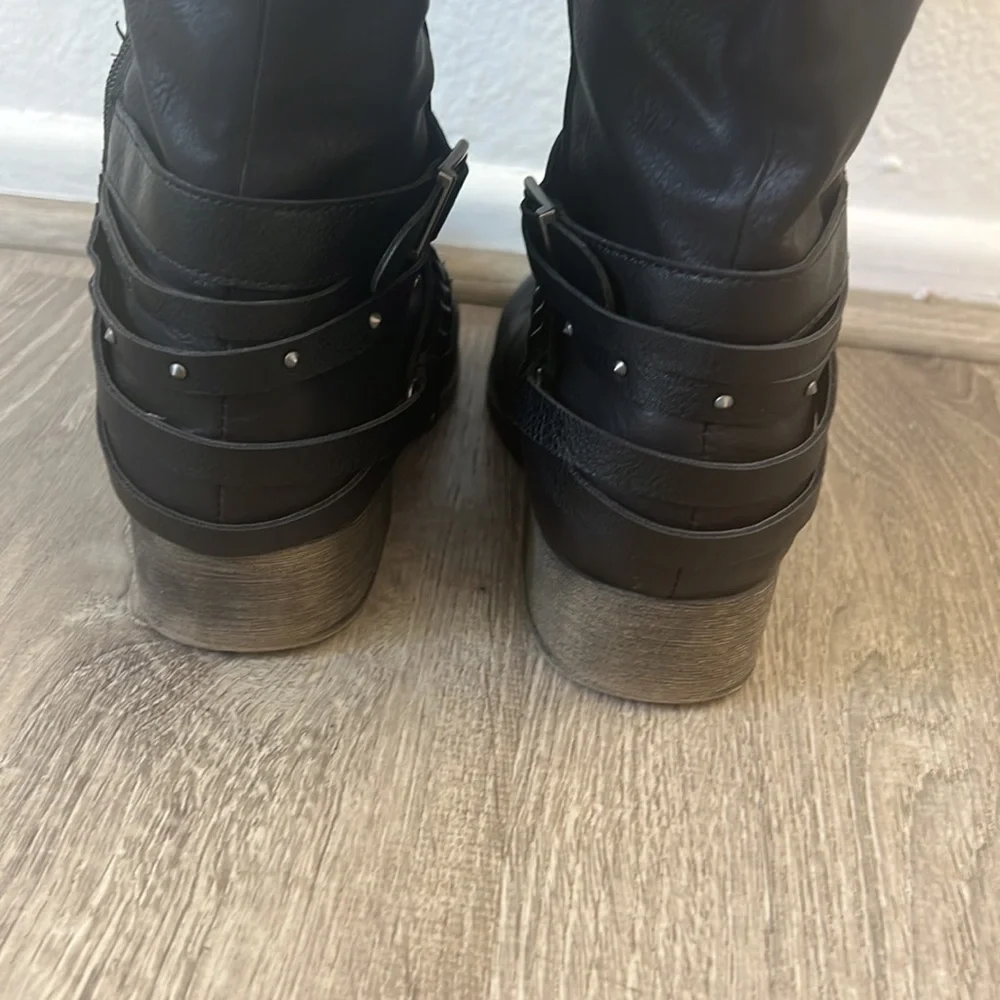 Faux leather black boots - Picture 4 of 6
